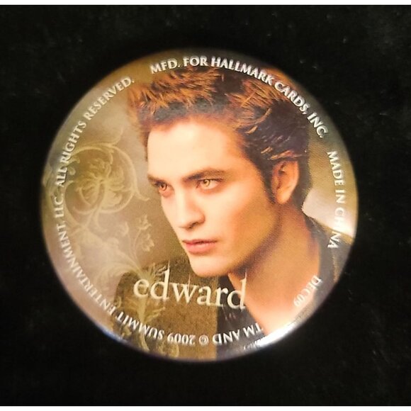 Collectible New Moon Pins, Set of 4 (set #1) - Picture 9 of 10